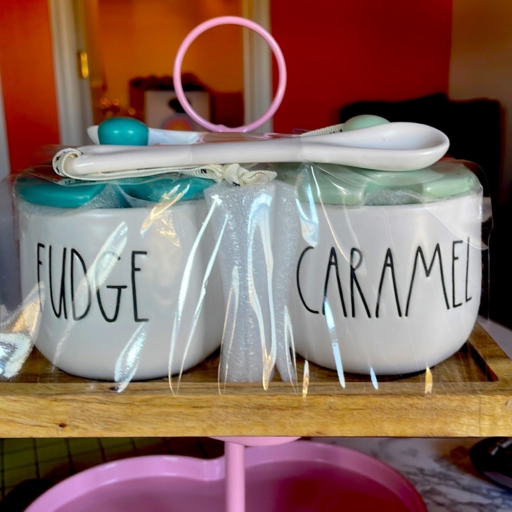 Rae Dunn Fudge and Caramel Set